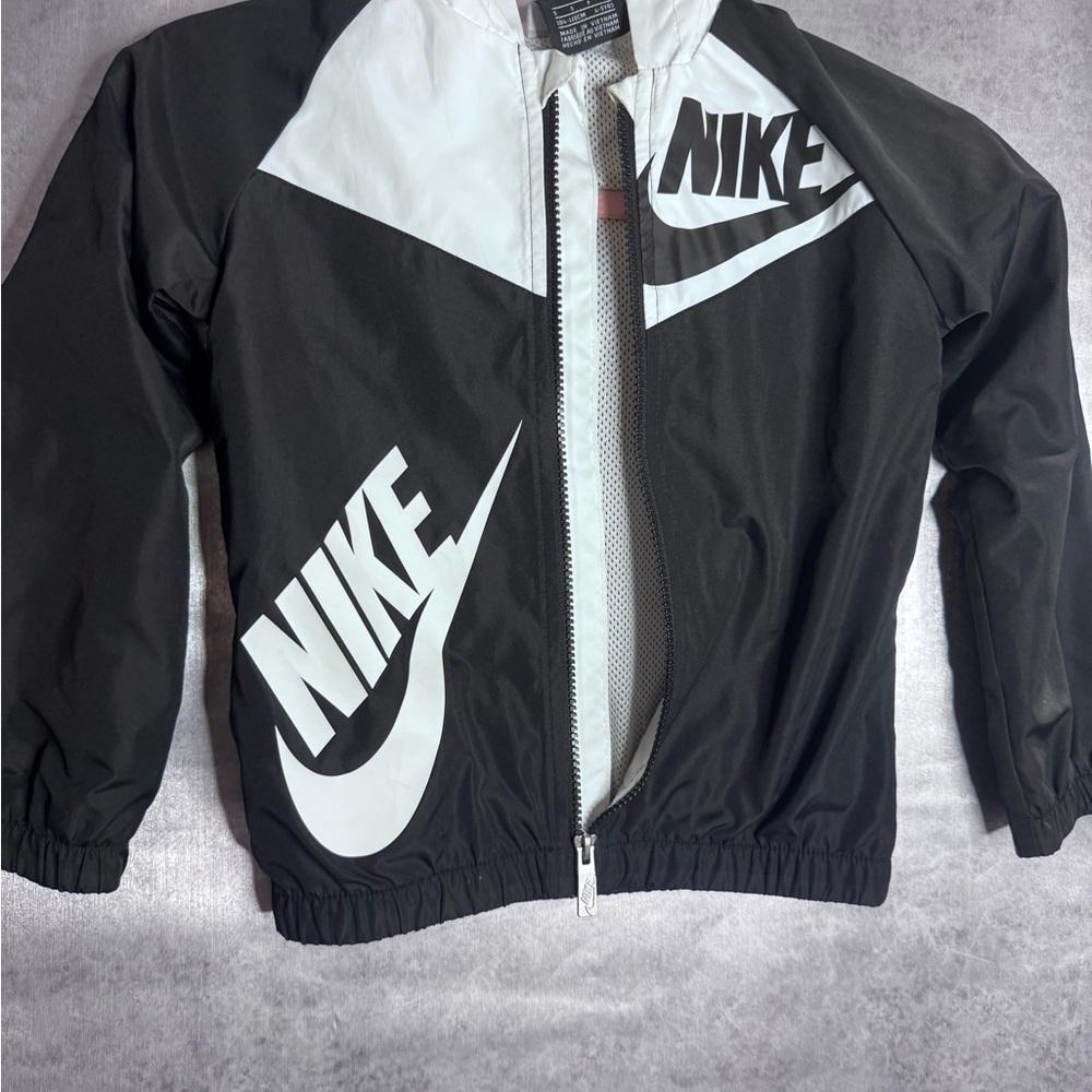 Nike Black and White Mesh Fabric kids small EUC